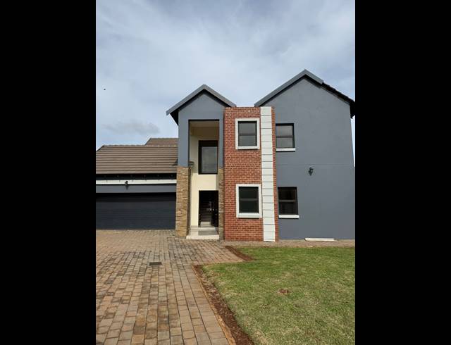 4 BEDROOM HOUSE FOR SALE IN MELODIE